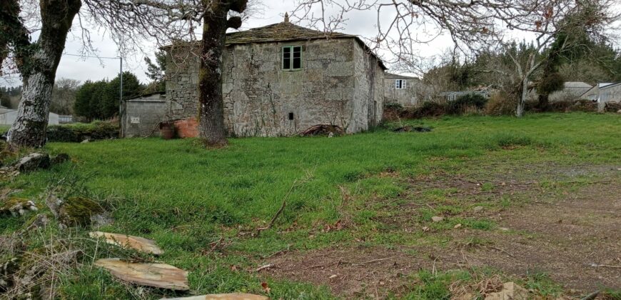 Se venden 3 fincas a adosadas en Vilacha de mera , a 8 kms de Lugo, en concello Lugo