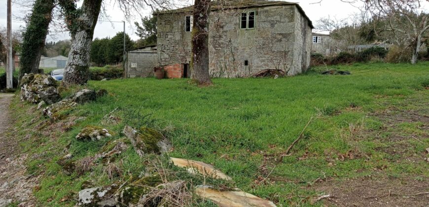 Se venden 3 fincas a adosadas en Vilacha de mera , a 8 kms de Lugo, en concello Lugo