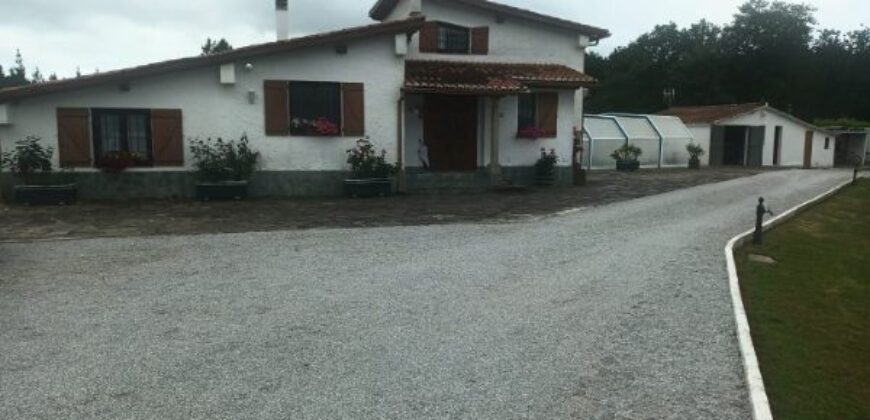 se vende chalet a 12 minutos de lugo